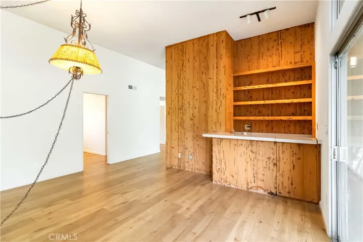 9827 Lasaine, Northridge, California 91325