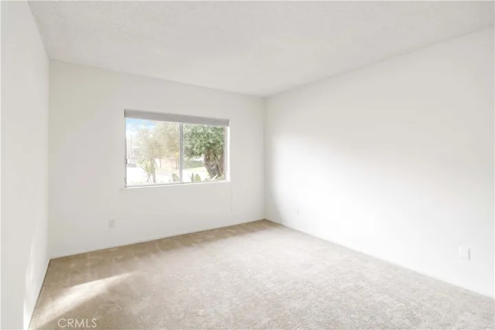 9827 Lasaine, Northridge, California 91325