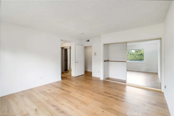 9827 Lasaine, Northridge, California 91325