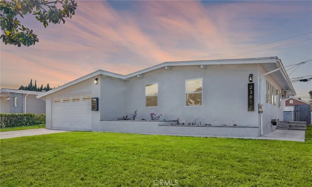 23911 Fulmar Avenue, Torrance, California 90501 home-pic-1