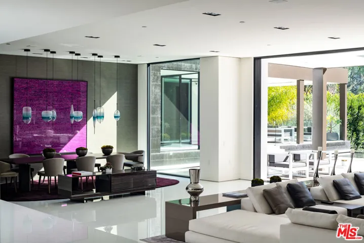1231 Lago Vista Drive, Beverly Hills, California 90210