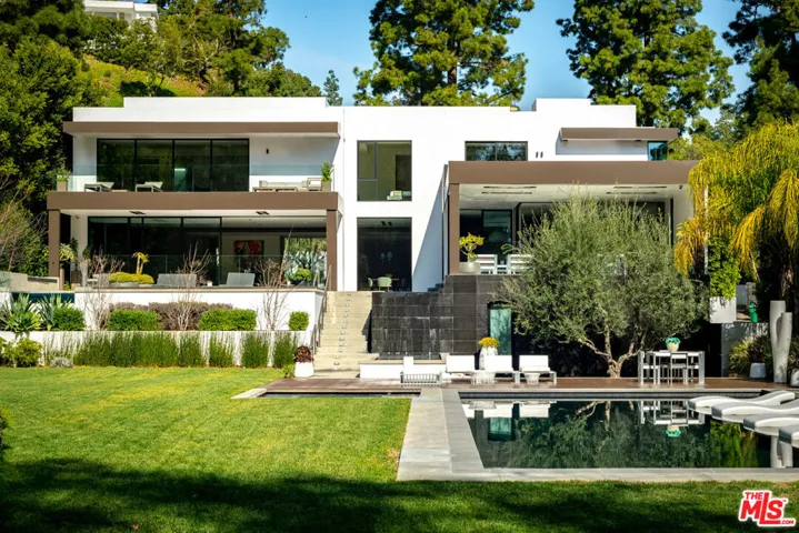 1231 Lago Vista Drive, Beverly Hills, California 90210