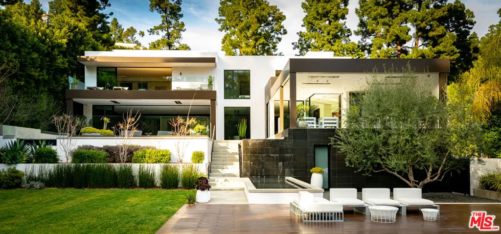 1231 Lago Vista Drive, Beverly Hills, California 90210