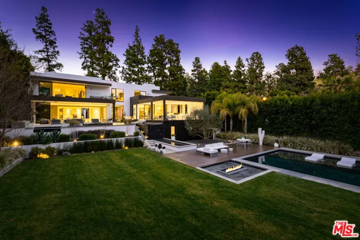1231 Lago Vista Drive, Beverly Hills, California 90210