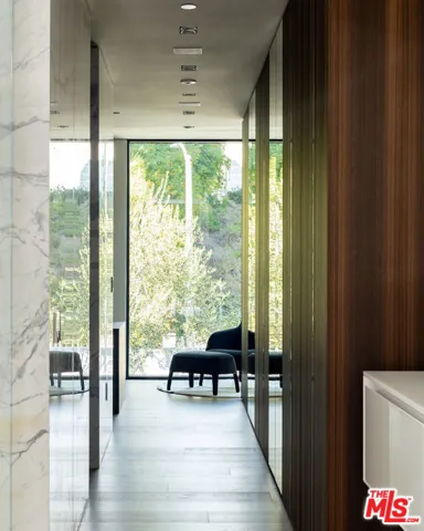 1231 Lago Vista Drive, Beverly Hills, California 90210