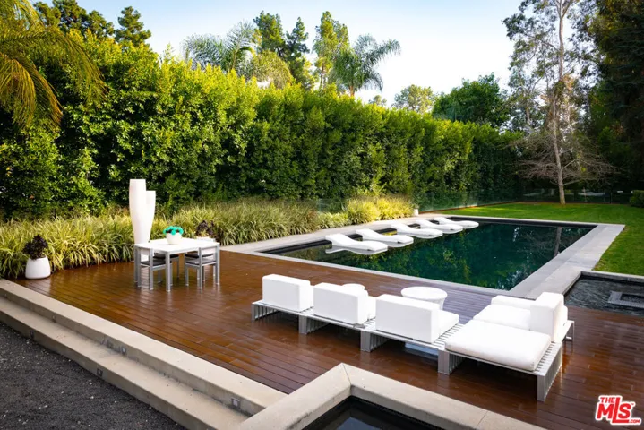 1231 Lago Vista Drive, Beverly Hills, California 90210