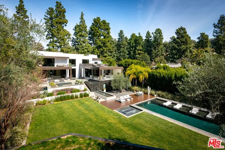 1231 Lago Vista Drive, Beverly Hills, California 90210