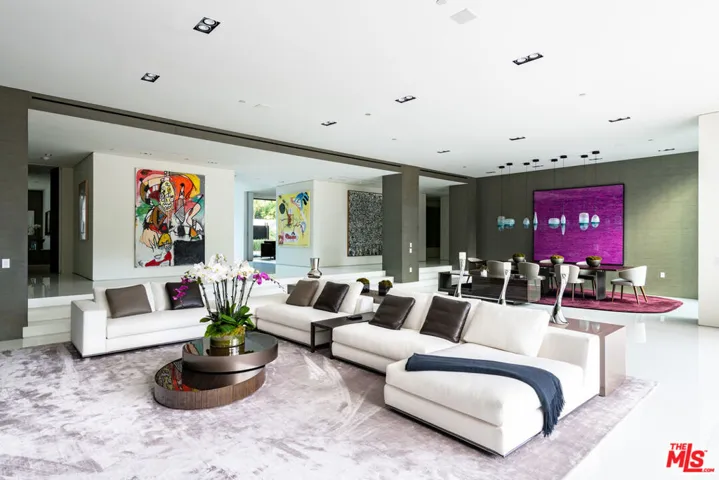 1231 Lago Vista Drive, Beverly Hills, California 90210
