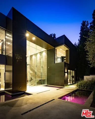 1231 Lago Vista Drive, Beverly Hills, California 90210