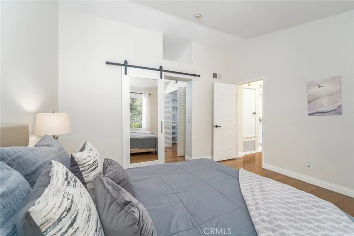 Main Bedroom with en suite bathroom