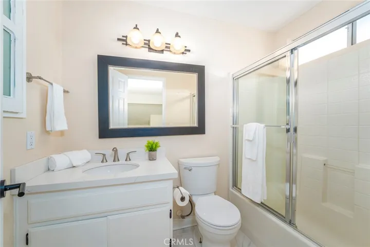 2nd Bathroom