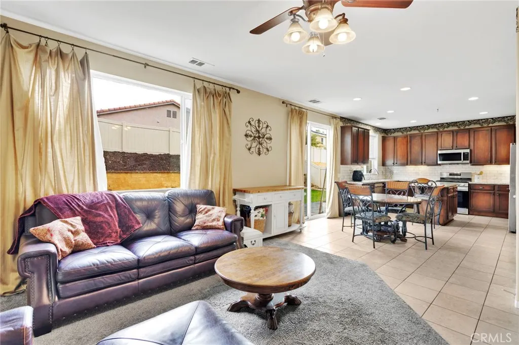 16617 Desert Lily Street, Victorville, California 92394 home-pic-15