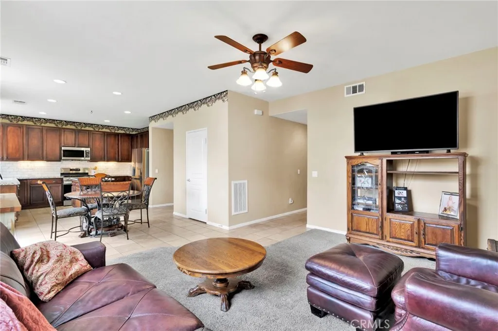 16617 Desert Lily Street, Victorville, California 92394 home-pic-16