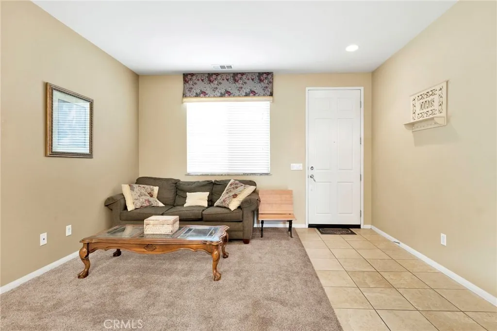 16617 Desert Lily Street, Victorville, California 92394 home-pic-8
