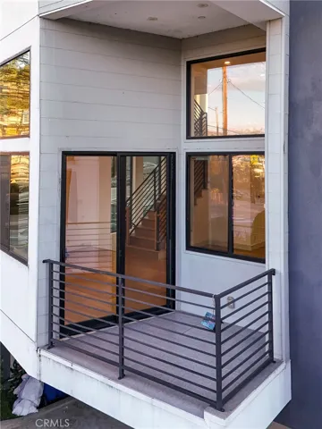 2400 Glendale Court, Los Angeles, California 90039