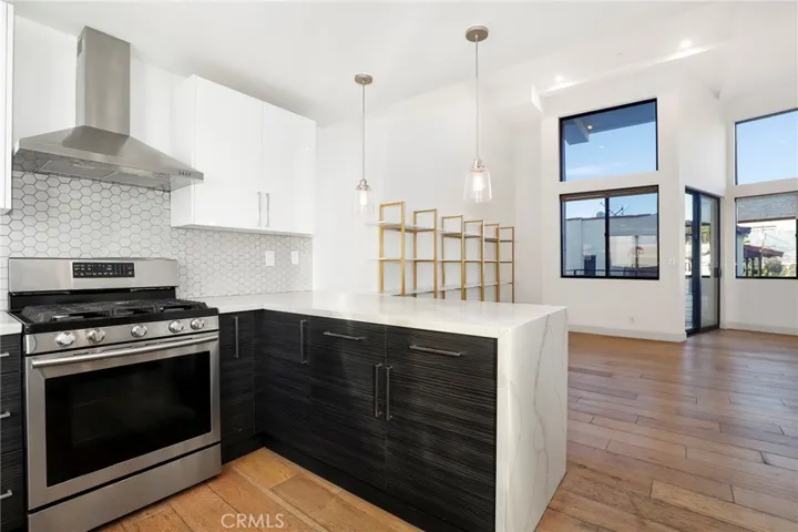 2400 Glendale Court, Los Angeles, California 90039