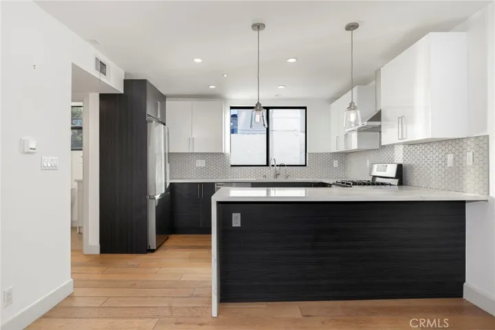 2400 Glendale Court, Los Angeles, California 90039