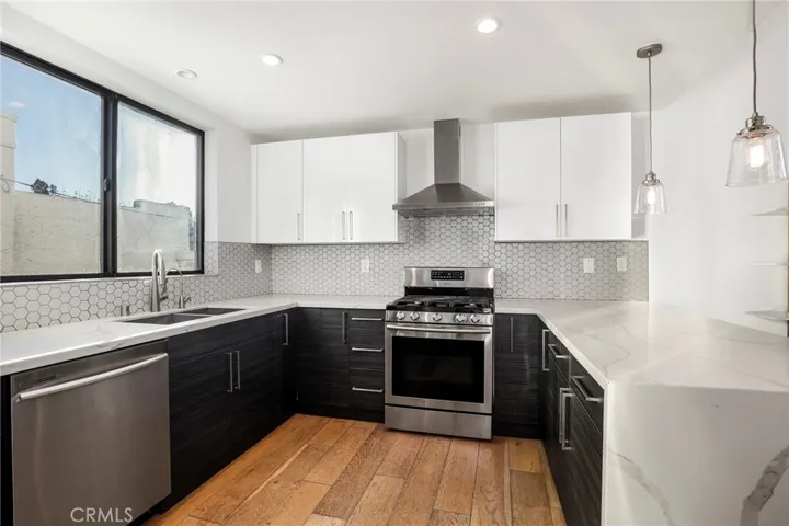 2400 Glendale Court, Los Angeles, California 90039