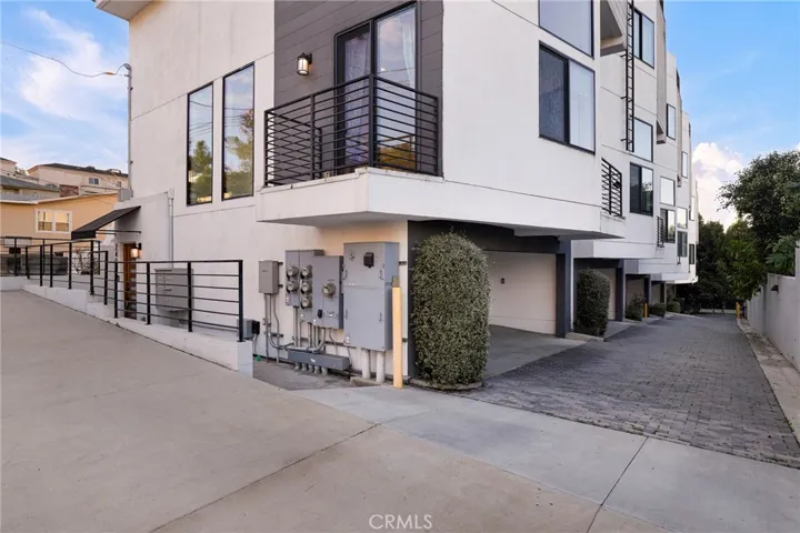 2400 Glendale Court, Los Angeles, California 90039