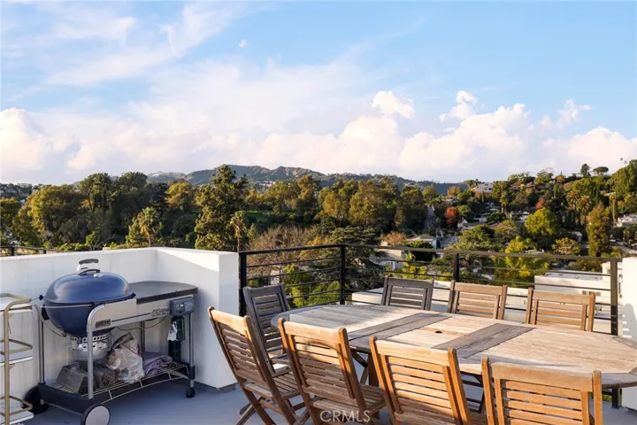 2400 Glendale Court, Los Angeles, California 90039