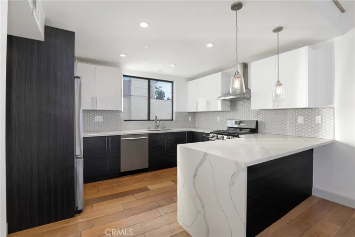 2400 Glendale Court, Los Angeles, California 90039