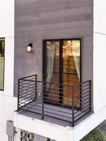2400 Glendale Court, Los Angeles, California 90039