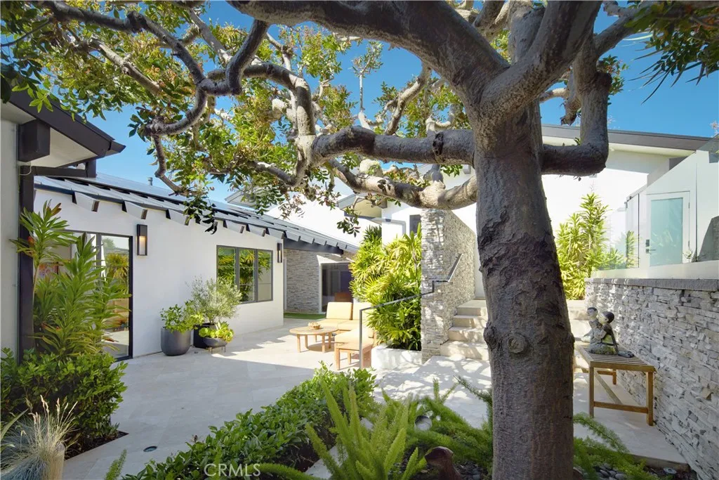 22 Cherry Hills Lane, Newport Beach, California 92660 home-pic-35