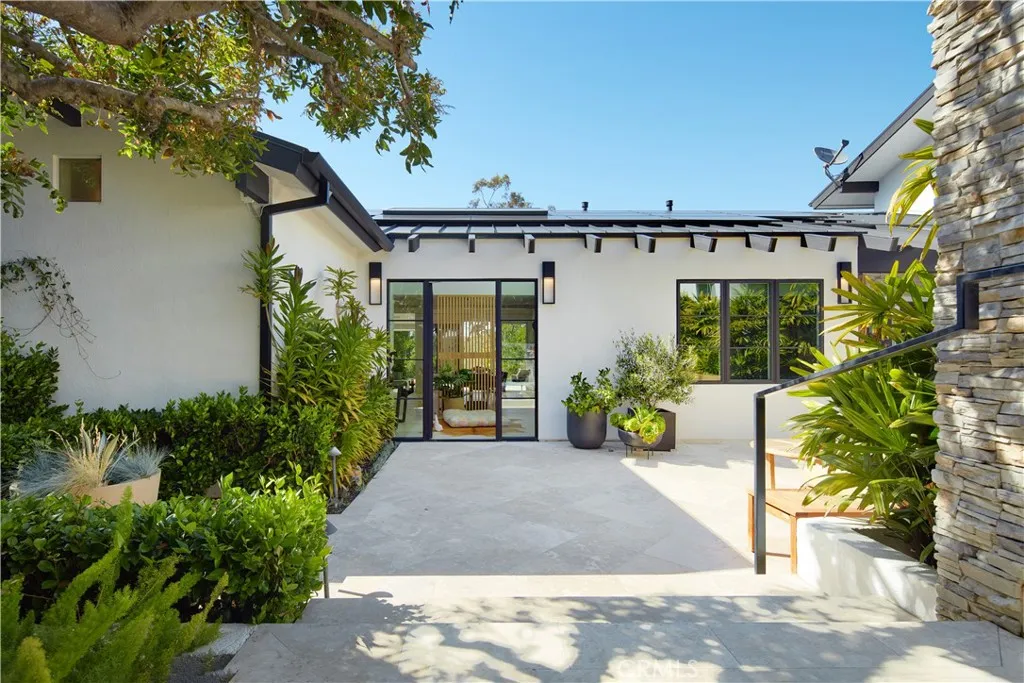 22 Cherry Hills Lane, Newport Beach, California 92660 home-pic-7