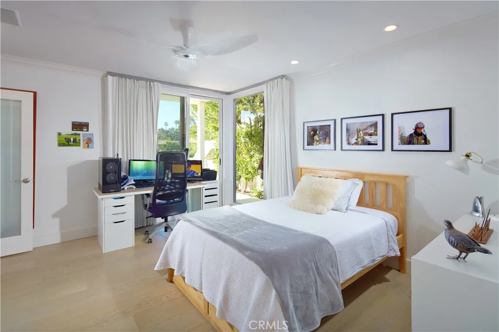 22 Cherry Hills Lane, Newport Beach, California 92660 home-pic-21