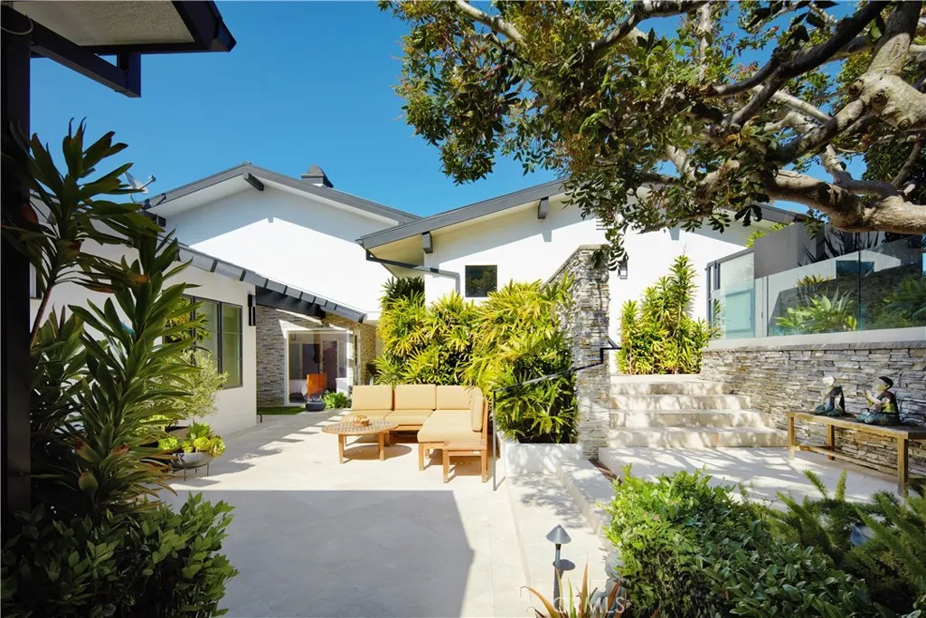 22 Cherry Hills Lane, Newport Beach, California 92660 home-pic-36