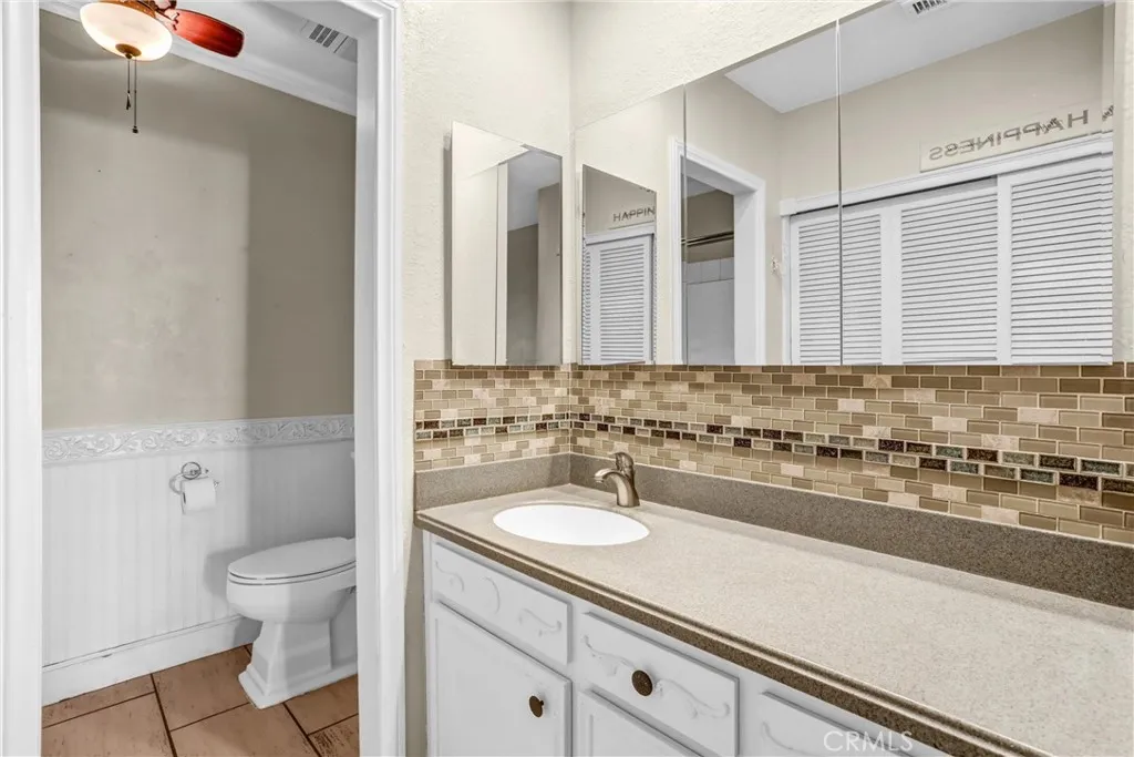 1072 N La Breda, Covina, California 91722 home-pic-17