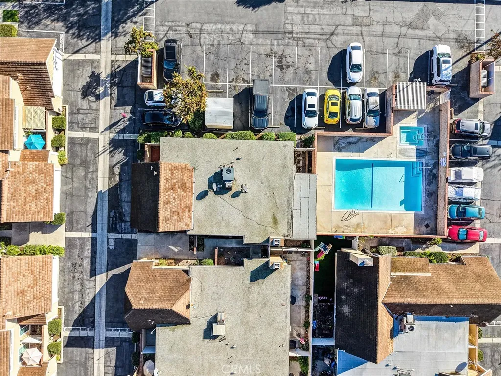 1072 N La Breda, Covina, California 91722 home-pic-28