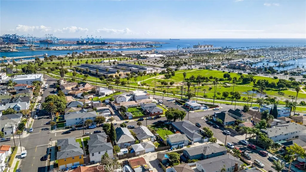 1725 S Centre Street, San Pedro, California 90731 home-pic-37