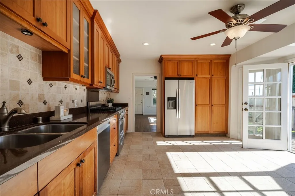 1725 S Centre Street, San Pedro, California 90731 home-pic-15