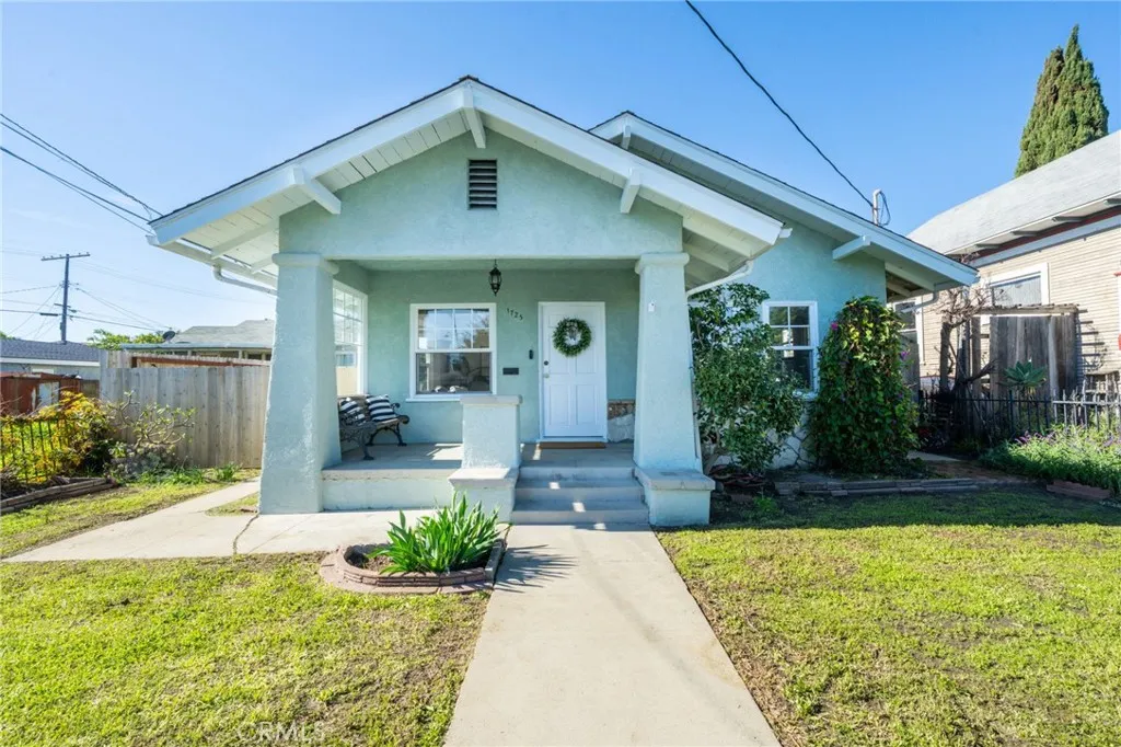 1725 S Centre Street, San Pedro, California 90731 home-pic-1