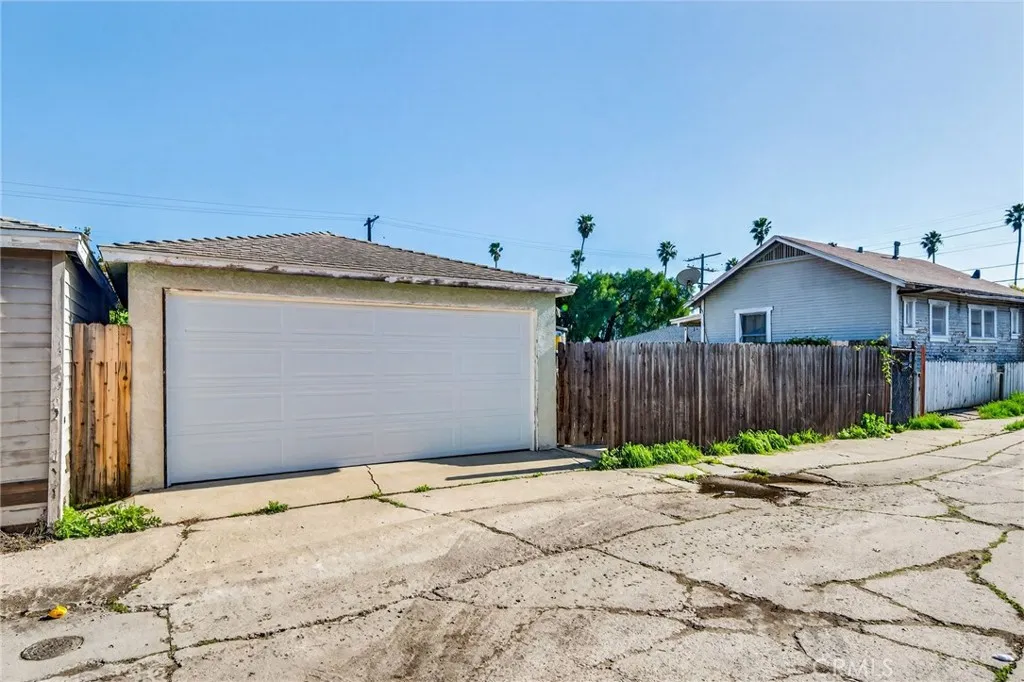 1725 S Centre Street, San Pedro, California 90731 home-pic-33
