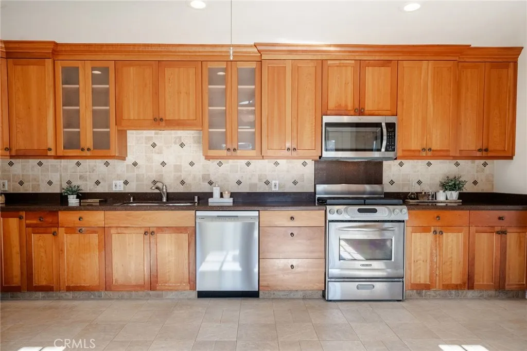 1725 S Centre Street, San Pedro, California 90731 home-pic-19