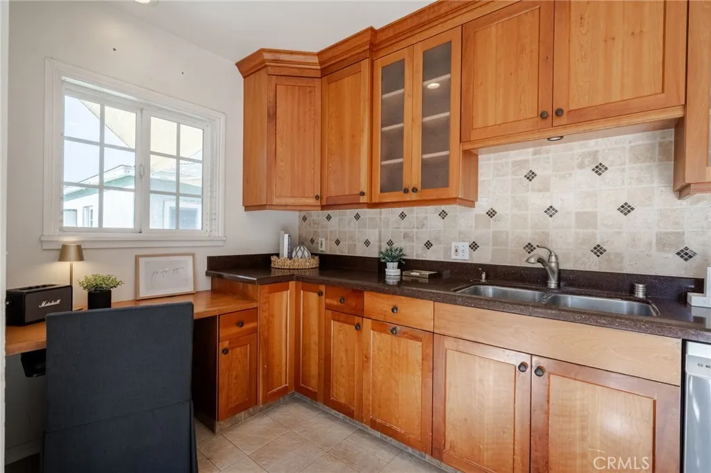 1725 S Centre Street, San Pedro, California 90731 home-pic-17