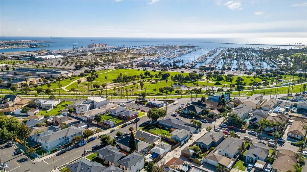 1725 S Centre Street, San Pedro, California 90731 home-pic-35