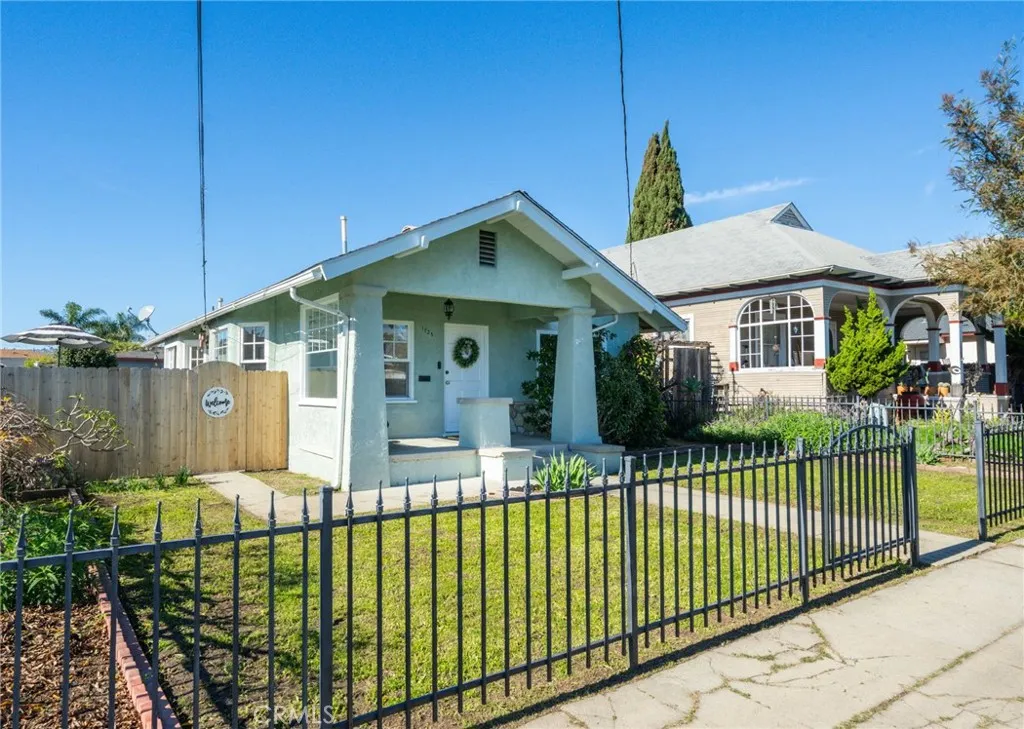 1725 S Centre Street, San Pedro, California 90731 home-pic-3