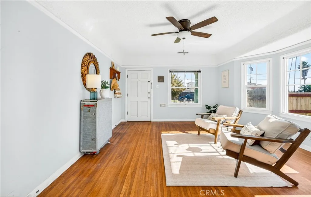 1725 S Centre Street, San Pedro, California 90731 home-pic-11