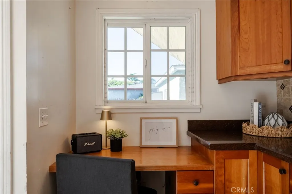 1725 S Centre Street, San Pedro, California 90731 home-pic-18
