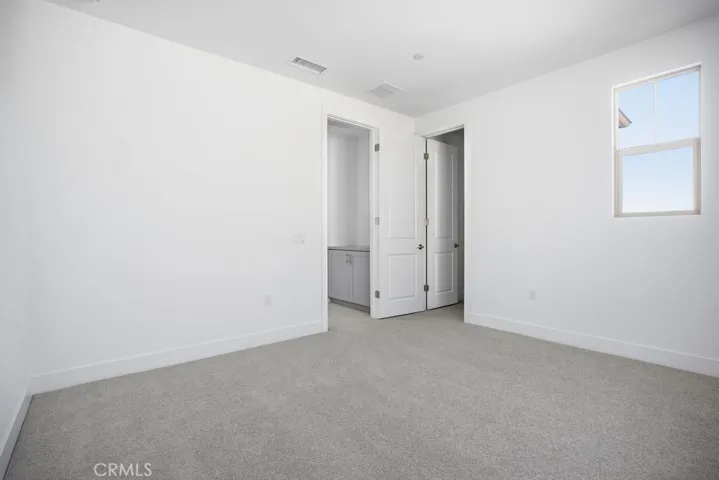 689 Beacon ~ Ready Now