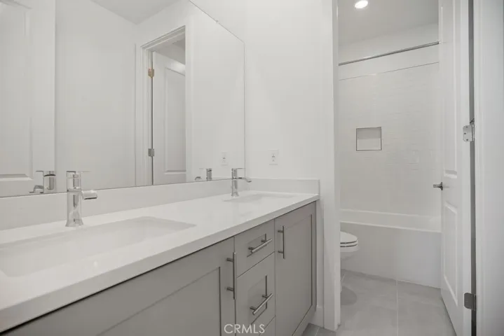 689 Beacon ~ Ready Now