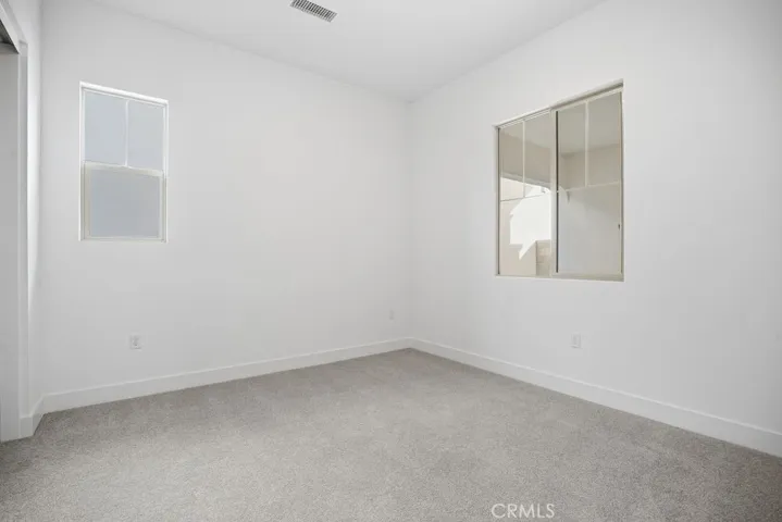 689 Beacon ~ Ready Now