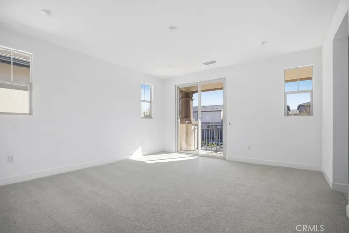 689 Beacon ~ Ready Now