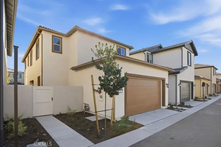 689 Beacon ~ Ready Now