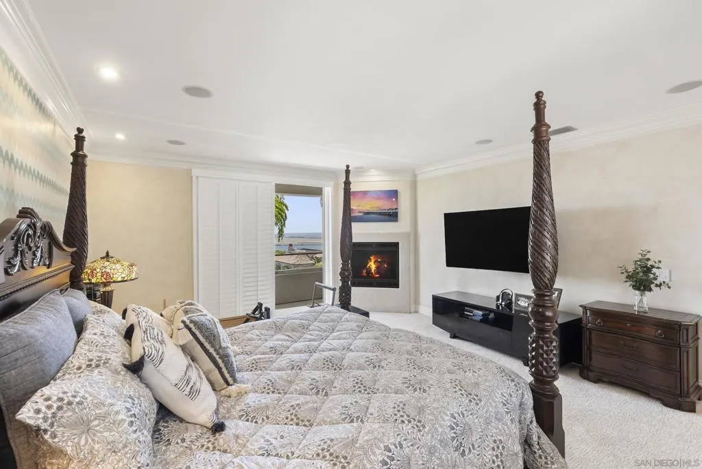 617 Gage Drive, San Diego, California 92106 home-pic-30