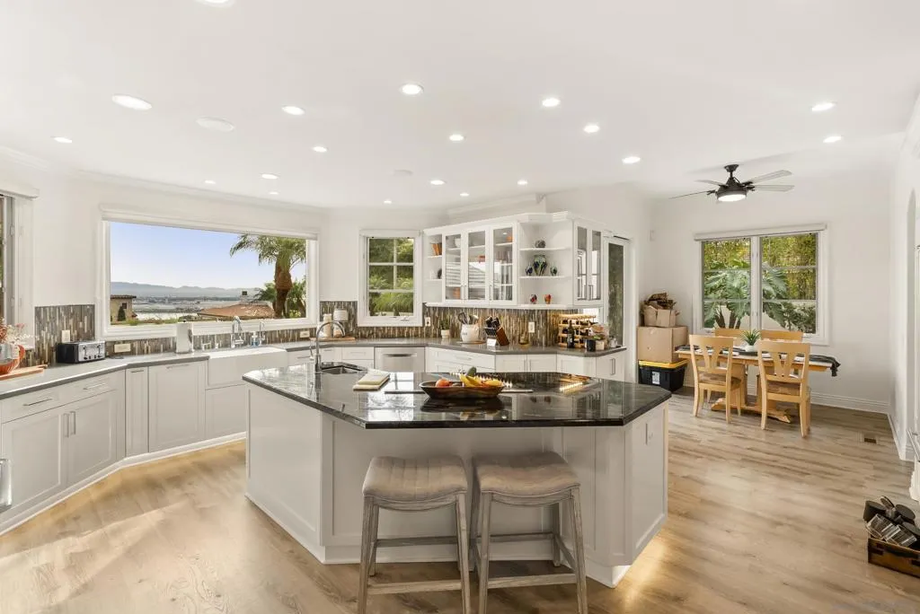617 Gage Drive, San Diego, California 92106 home-pic-15