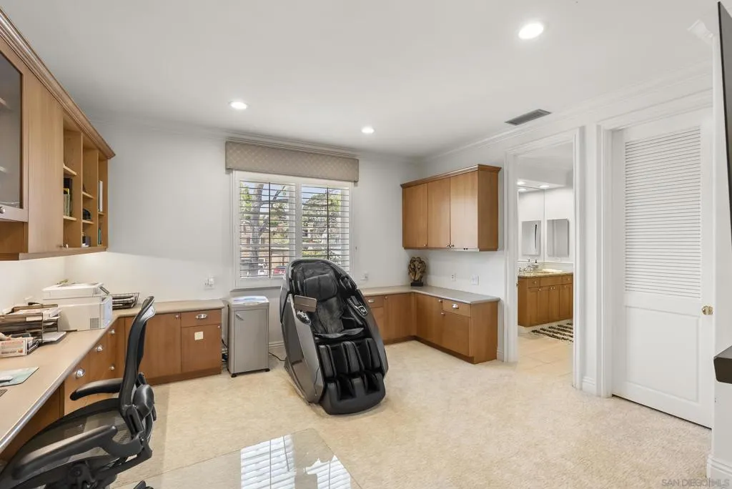 617 Gage Drive, San Diego, California 92106 home-pic-37